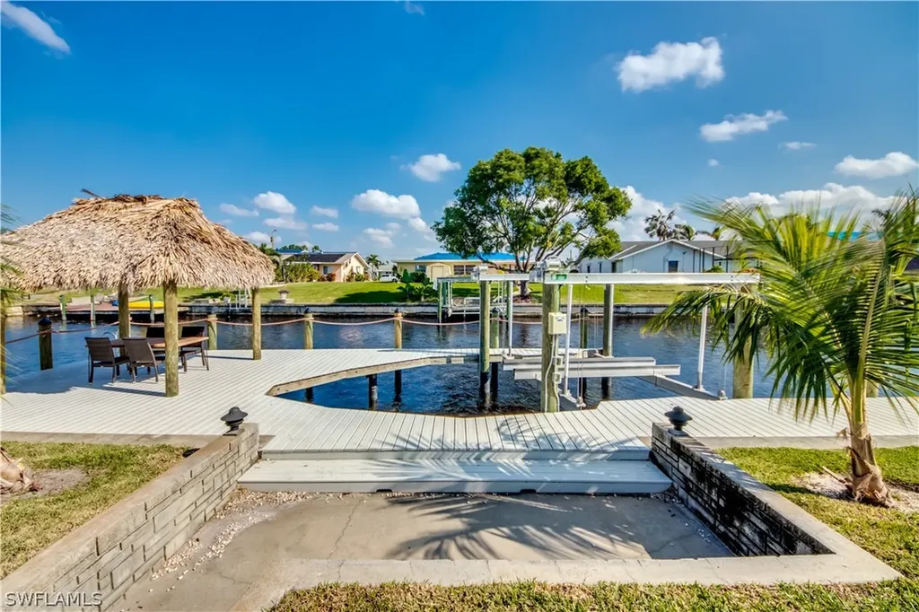 4113 SE 9th Court Cape Coral FL 33904