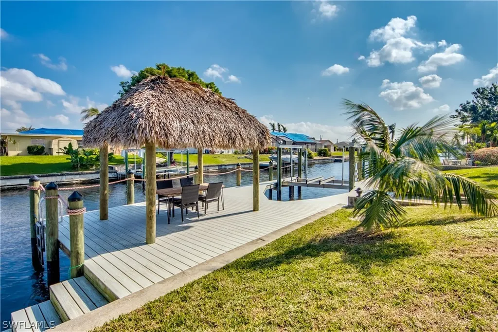 4113 SE 9th Court Cape Coral FL 33904