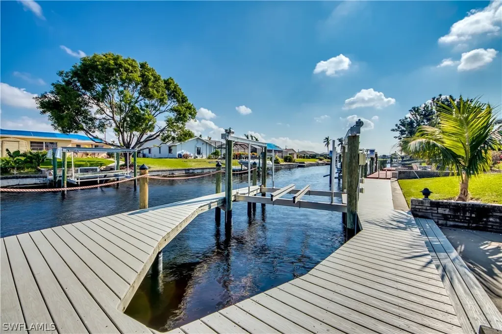 4113 SE 9th Court Cape Coral FL 33904