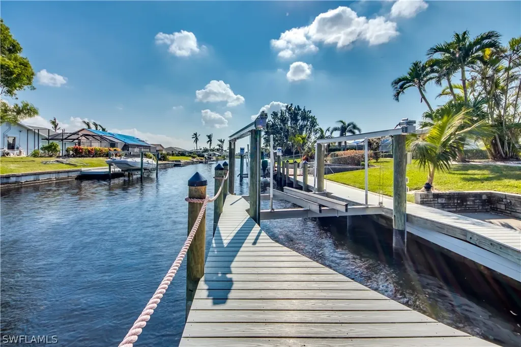 4113 SE 9th Court Cape Coral FL 33904