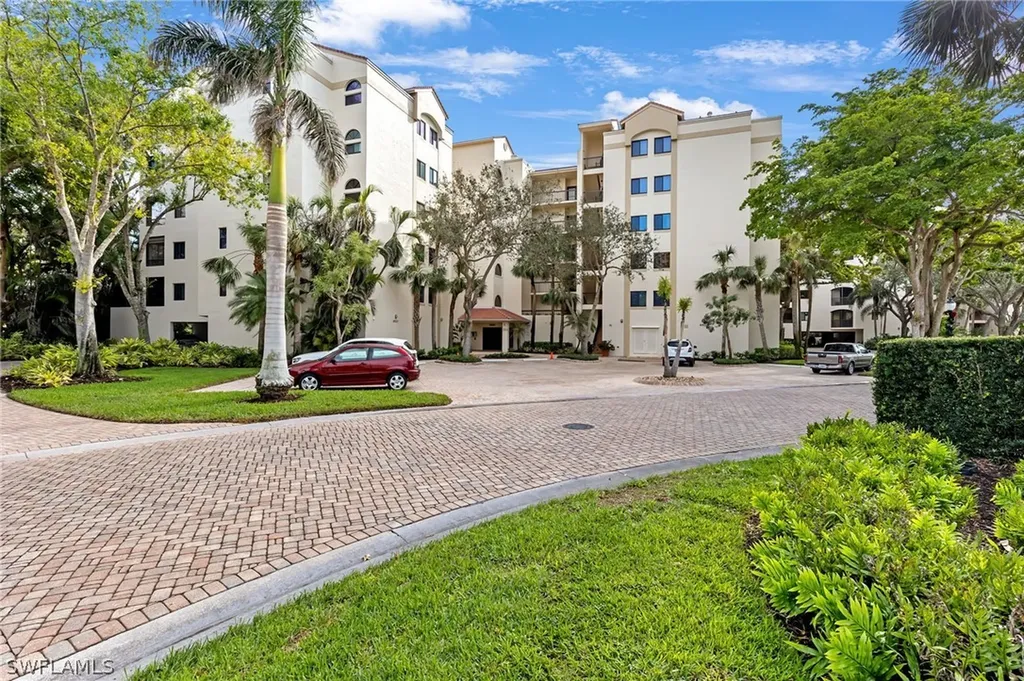 6520 Valen Way Naples FL 34108