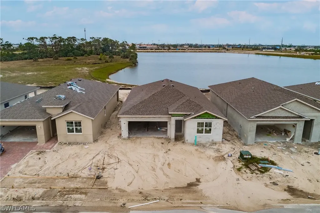 616 Parkshore Lake Avenue Cape Coral FL 33993