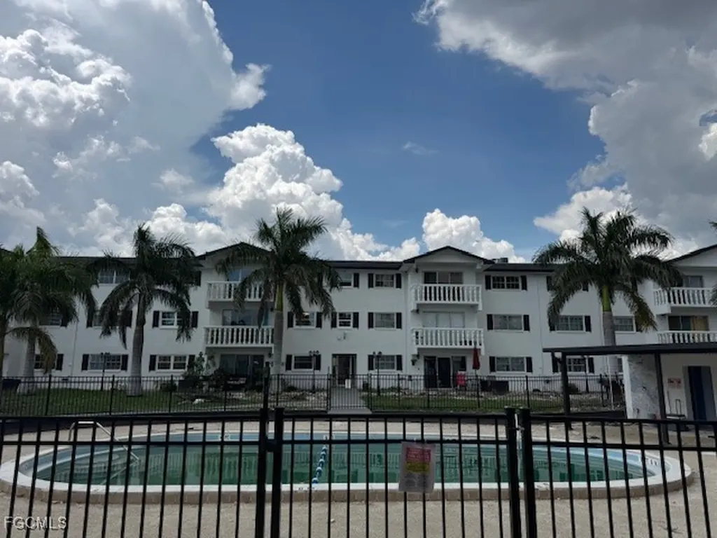 3704 Broadway Fort Myers FL 33901