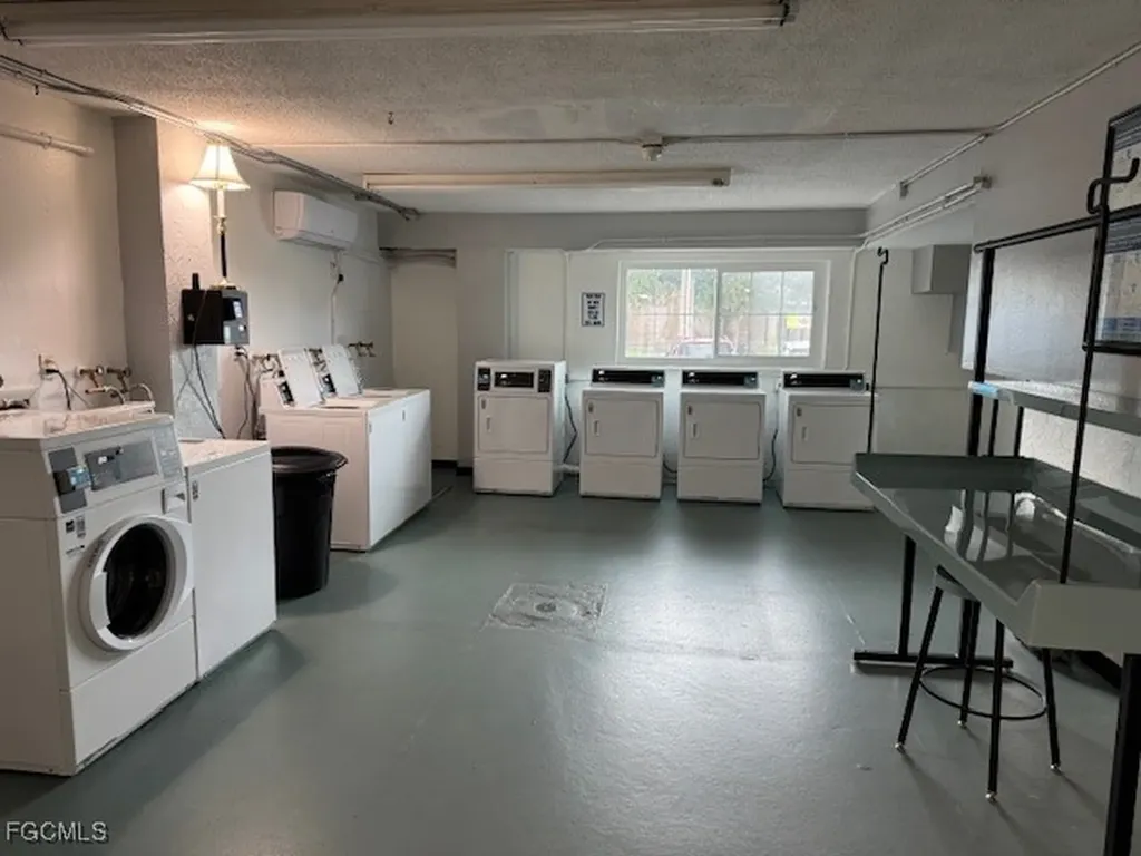 3704 Broadway Fort Myers FL 33901