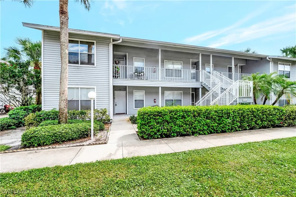 1925 Courtyard Way Naples FL 34112