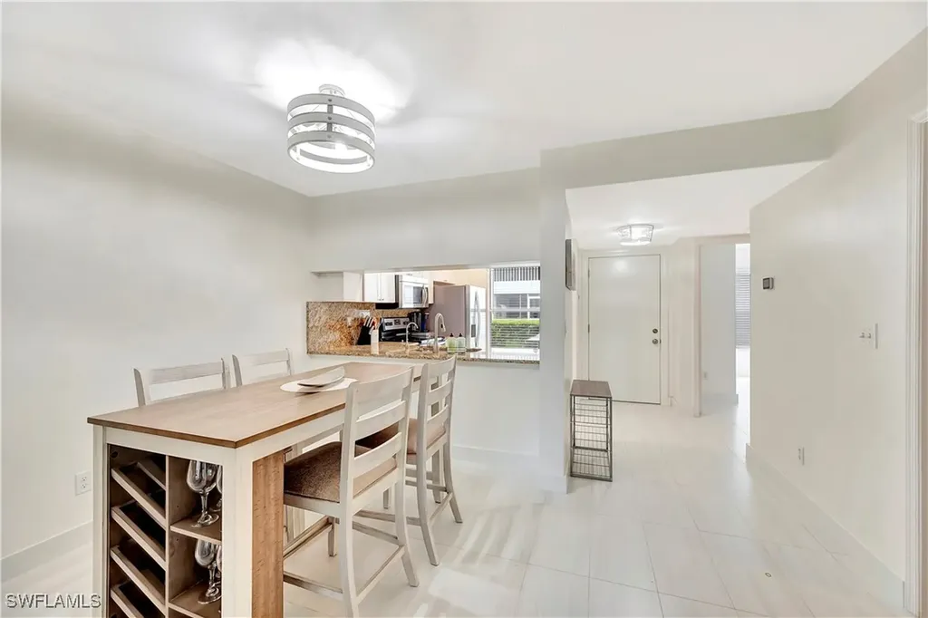 1925 Courtyard Way Naples FL 34112