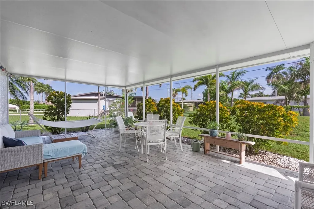 9948 Almetta Avenue Fort Myers FL 33919