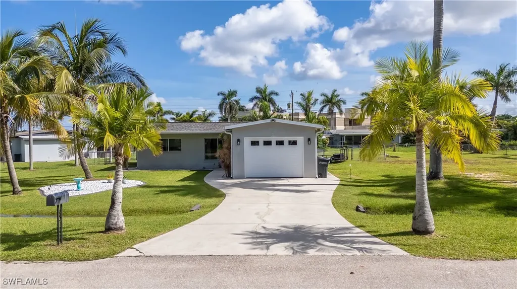 9948 Almetta Avenue Fort Myers FL 33919