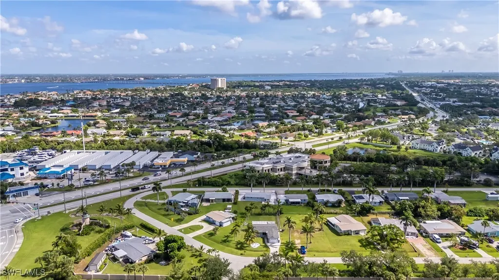 9948 Almetta Avenue Fort Myers FL 33919