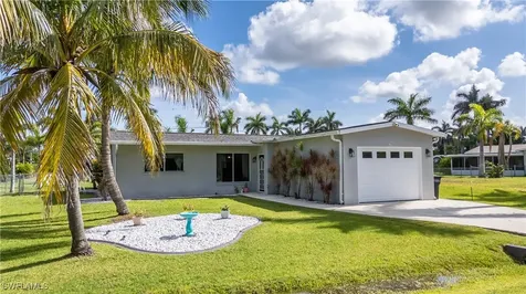 9948 Almetta Avenue Fort Myers FL 33919