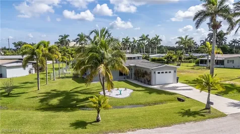 9948 Almetta Avenue Fort Myers FL 33919