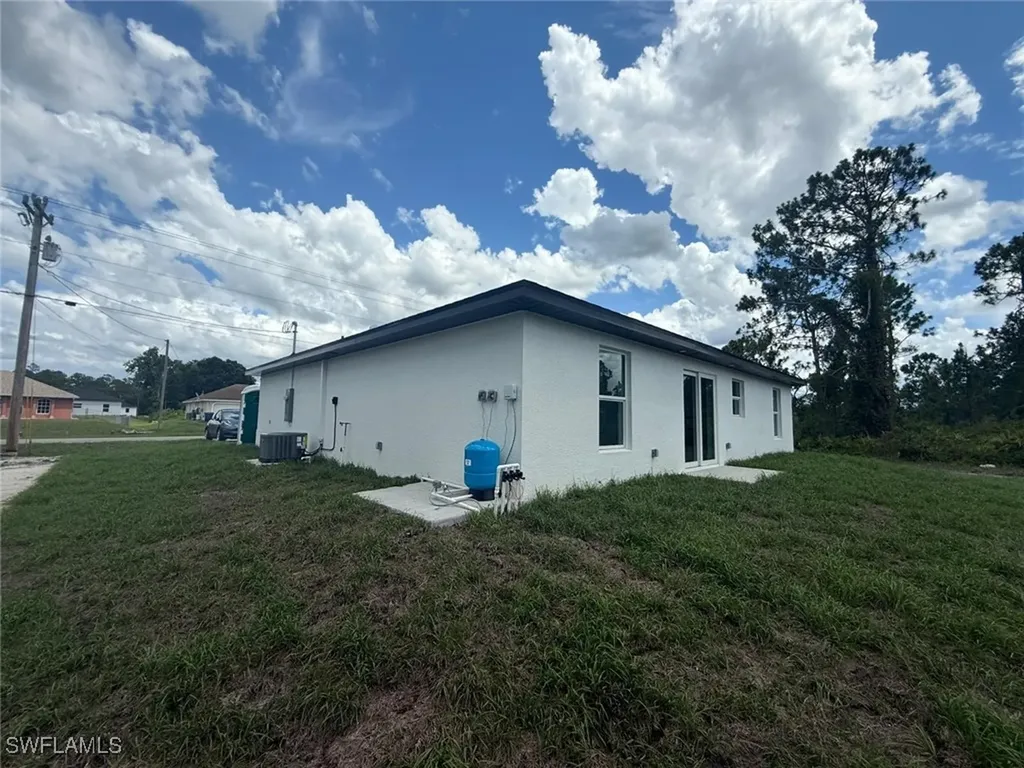 322 Mcarthur Boulevard Lehigh Acres FL 33974
