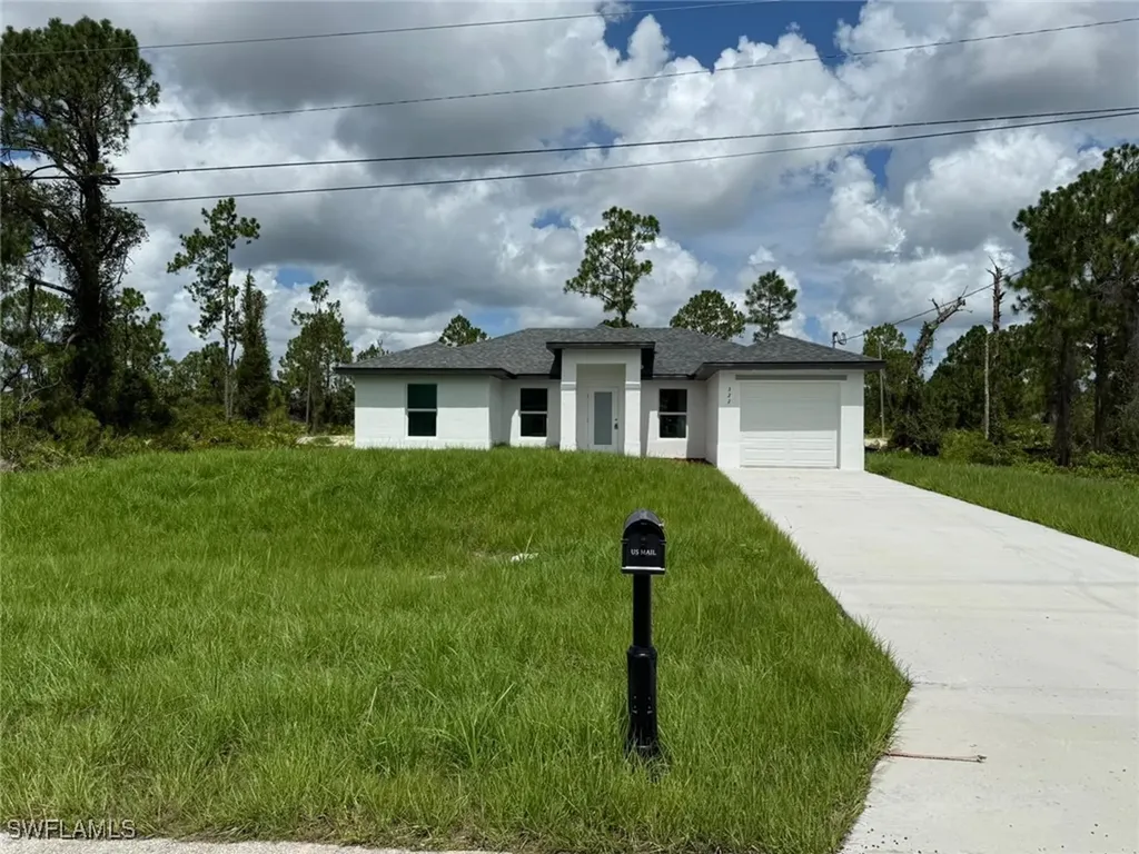 322 Mcarthur Boulevard Lehigh Acres FL 33974