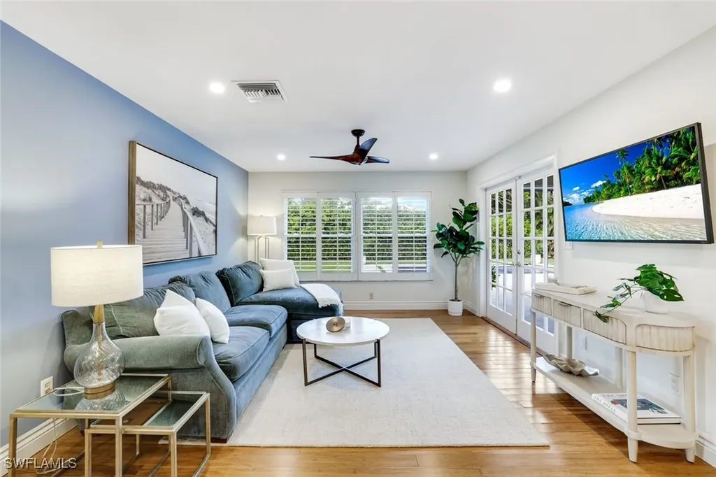 2319 Queens Way Naples FL 34112