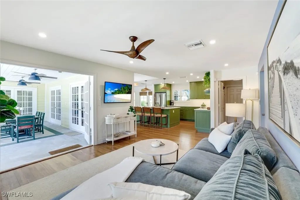 2319 Queens Way Naples FL 34112