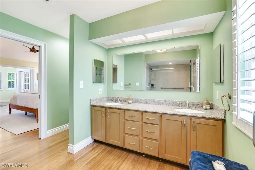 2319 Queens Way Naples FL 34112