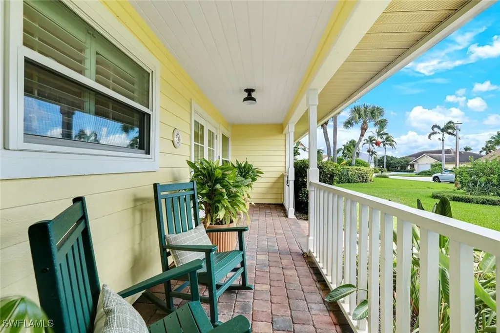 2319 Queens Way Naples FL 34112