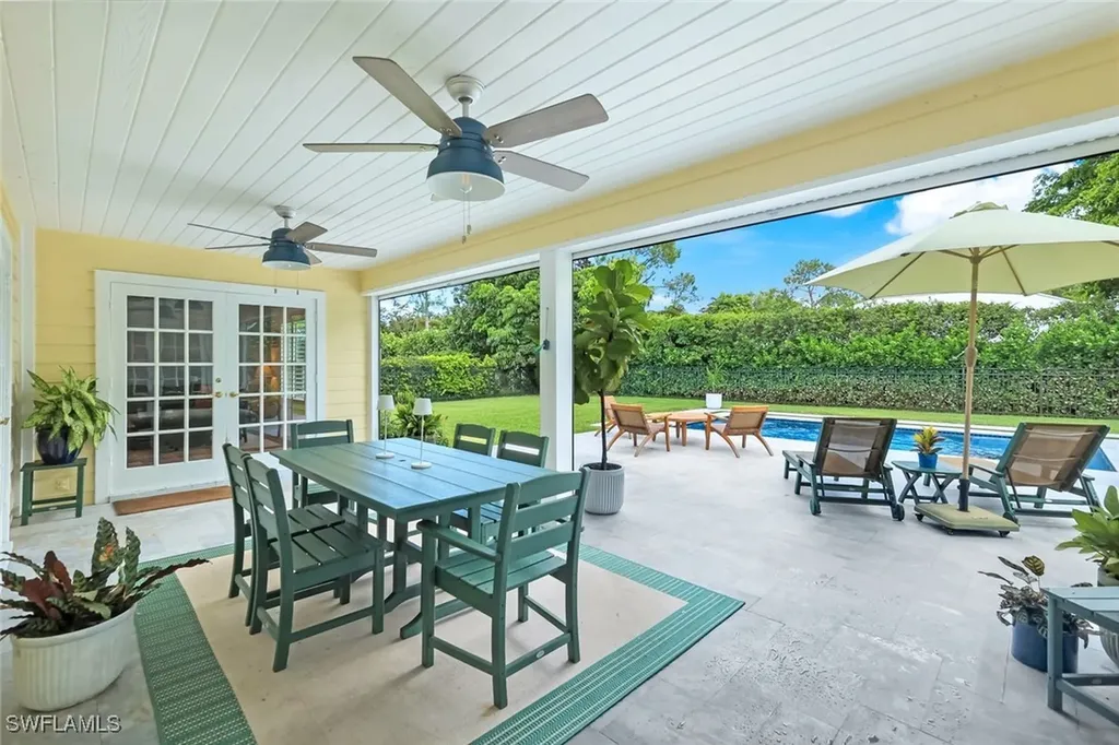 2319 Queens Way Naples FL 34112