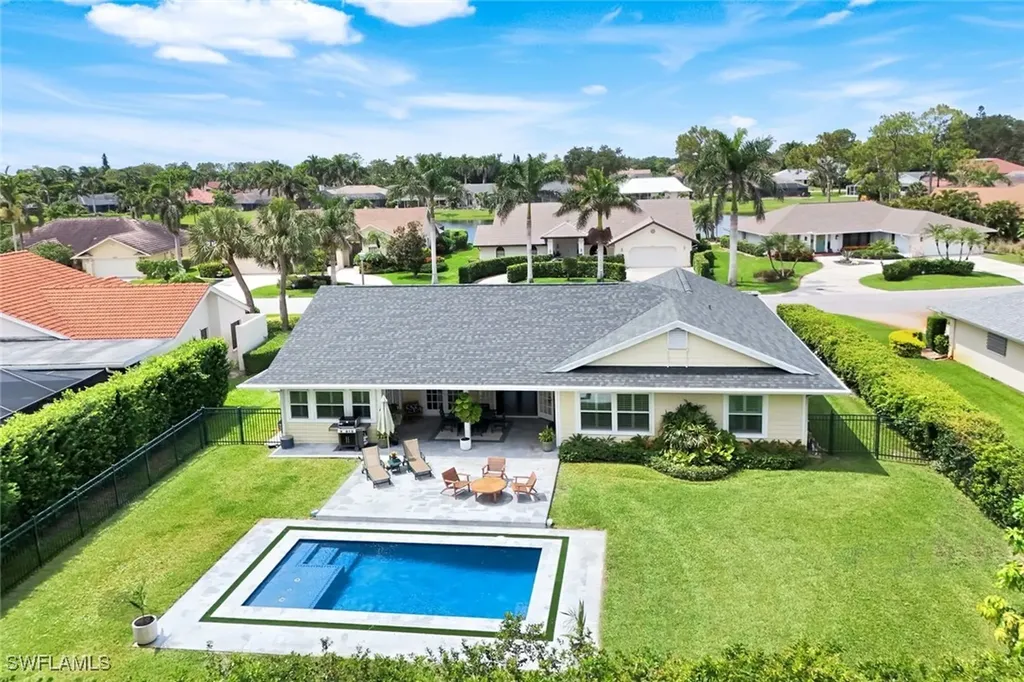 2319 Queens Way Naples FL 34112