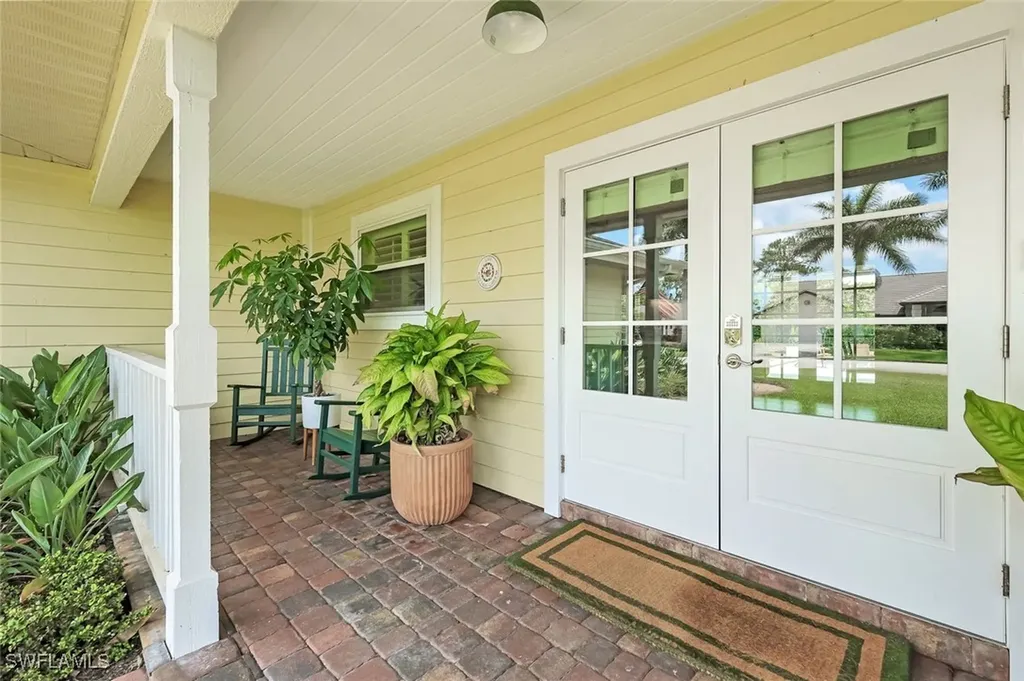 2319 Queens Way Naples FL 34112