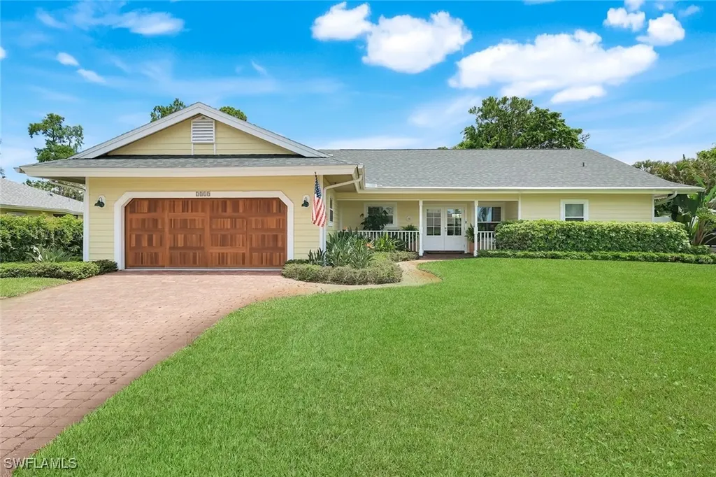 2319 Queens Way Naples FL 34112
