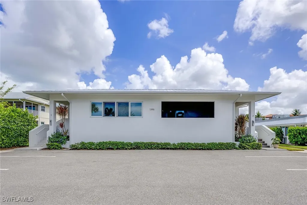 1395 Curlew Avenue Naples FL 34102