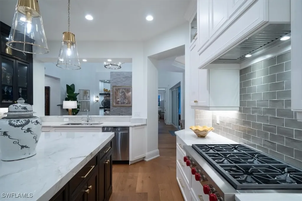 33 3rd Street S Naples FL 34102