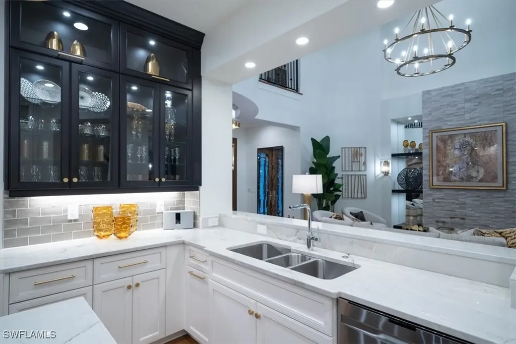 33 3rd Street S Naples FL 34102