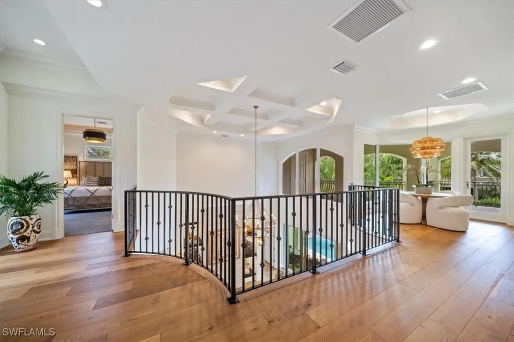 33 3rd Street S Naples FL 34102