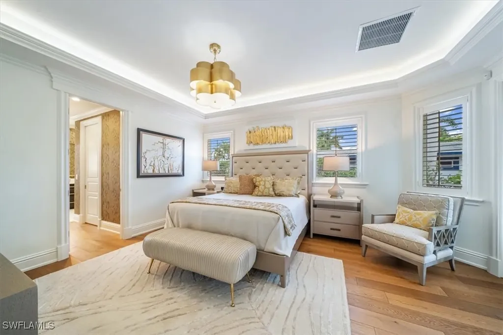 33 3rd Street S Naples FL 34102