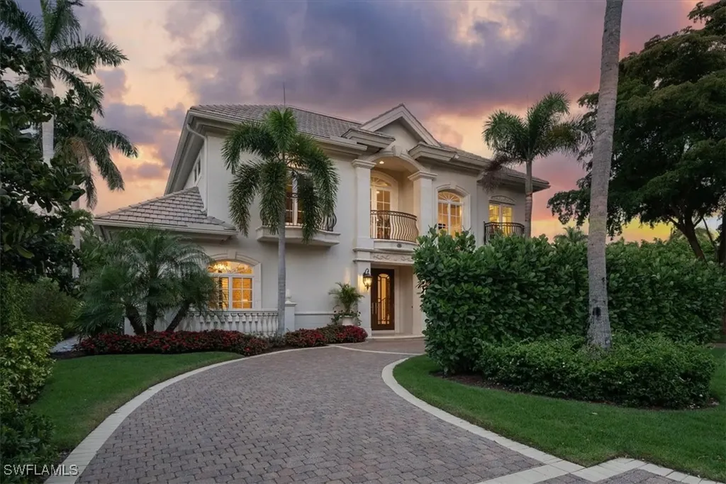 33 3rd Street S Naples FL 34102