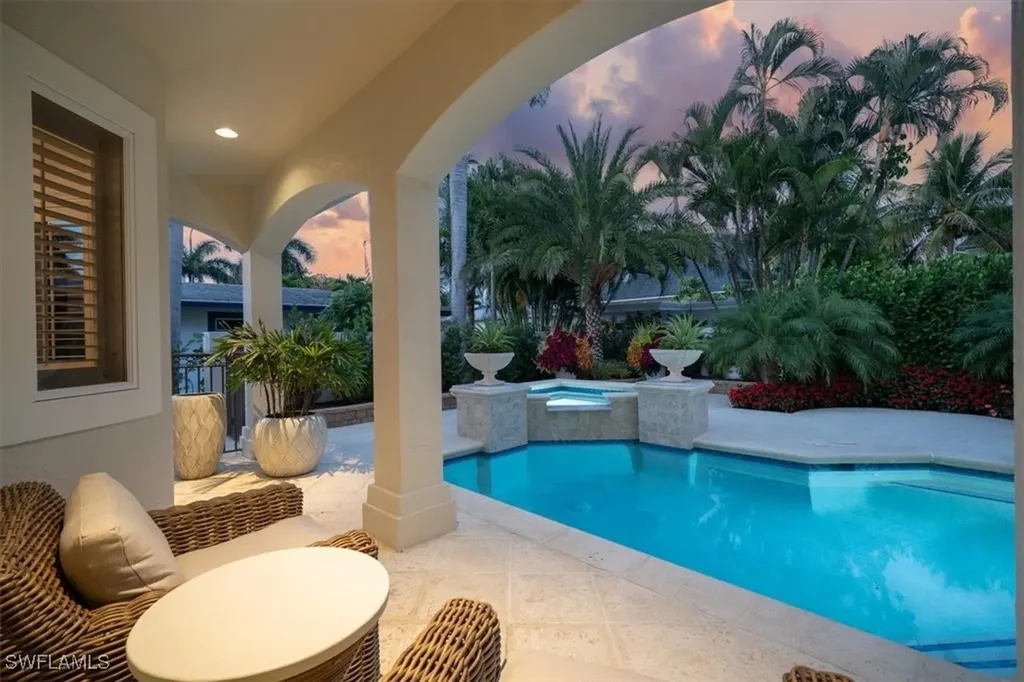 33 3rd Street S Naples FL 34102
