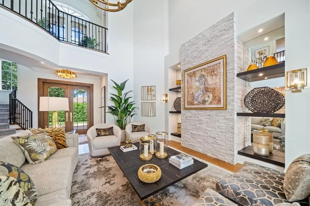 33 3rd Street S Naples FL 34102