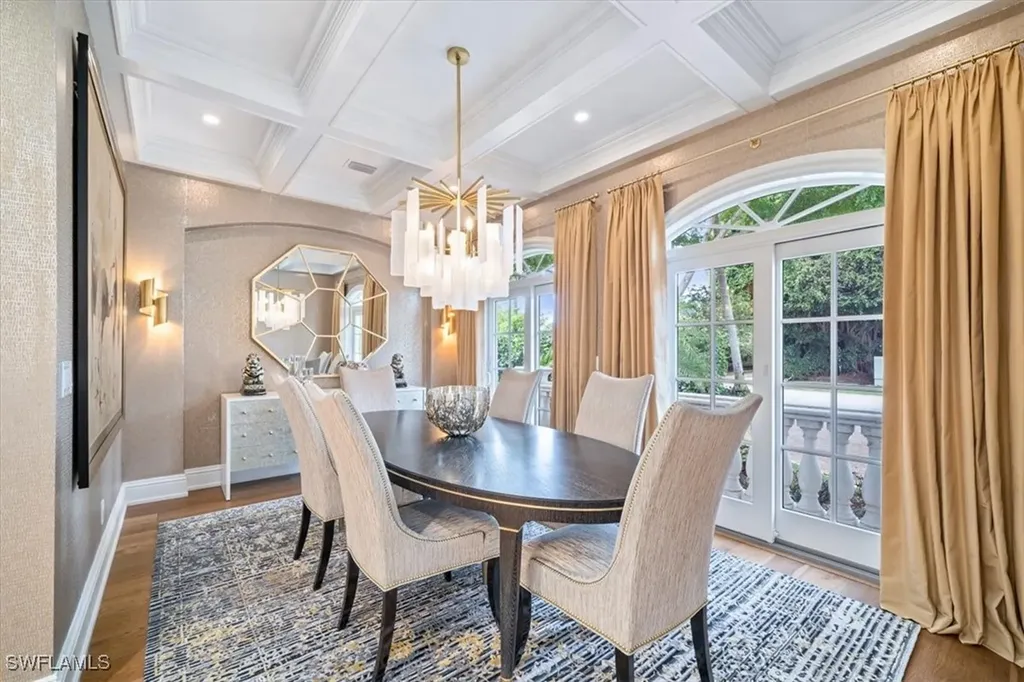 33 3rd Street S Naples FL 34102