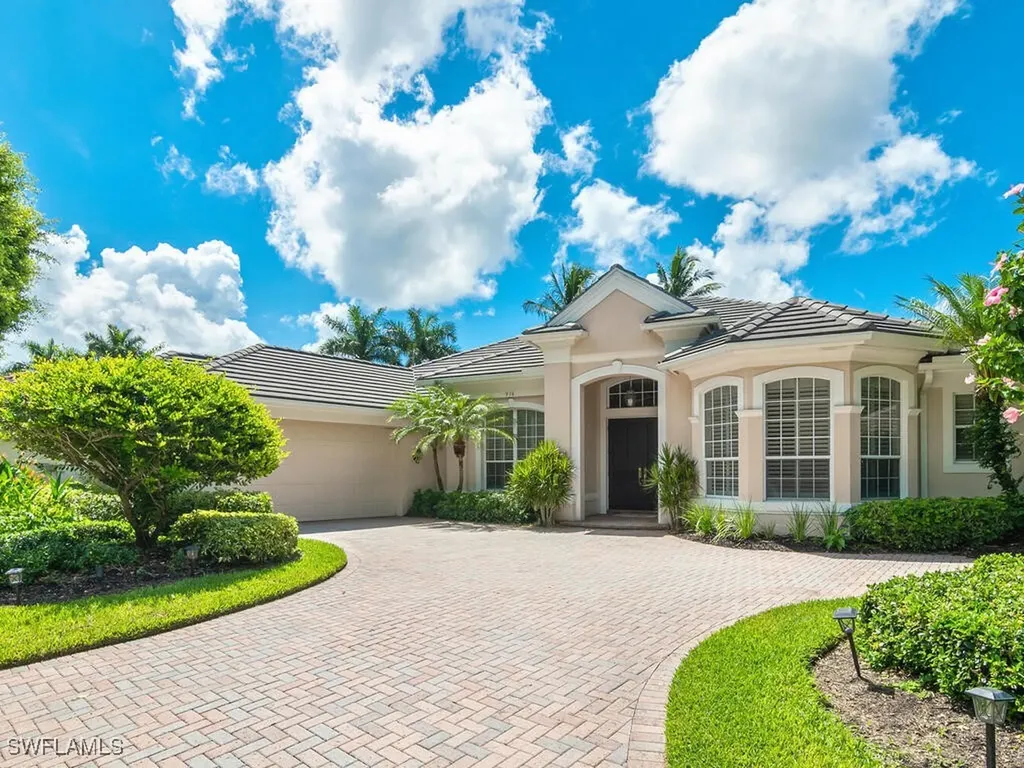 938 Spanish Moss Trail Naples FL 34108