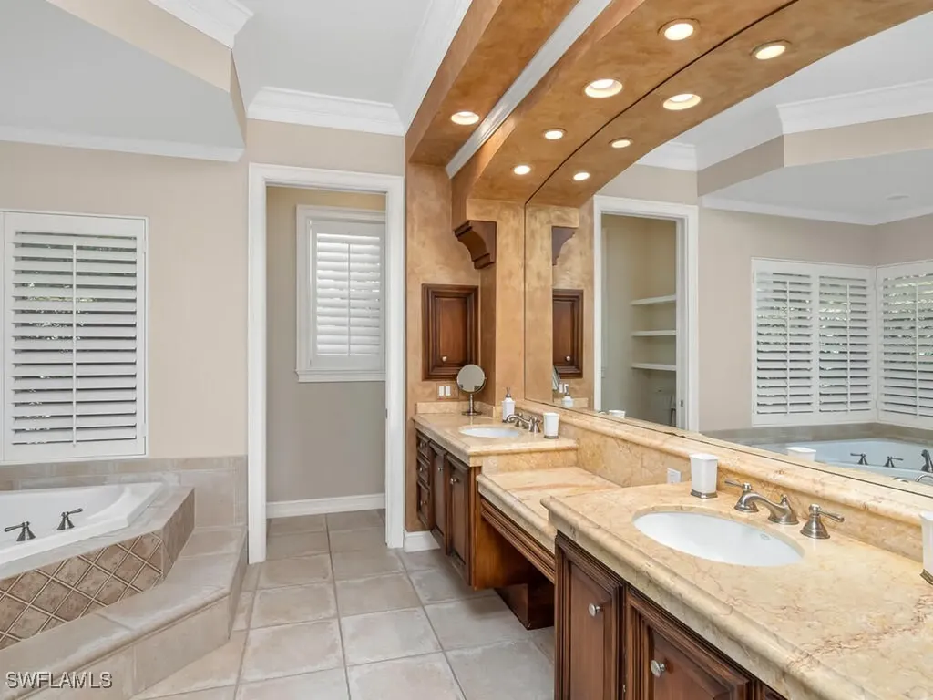 938 Spanish Moss Trail Naples FL 34108