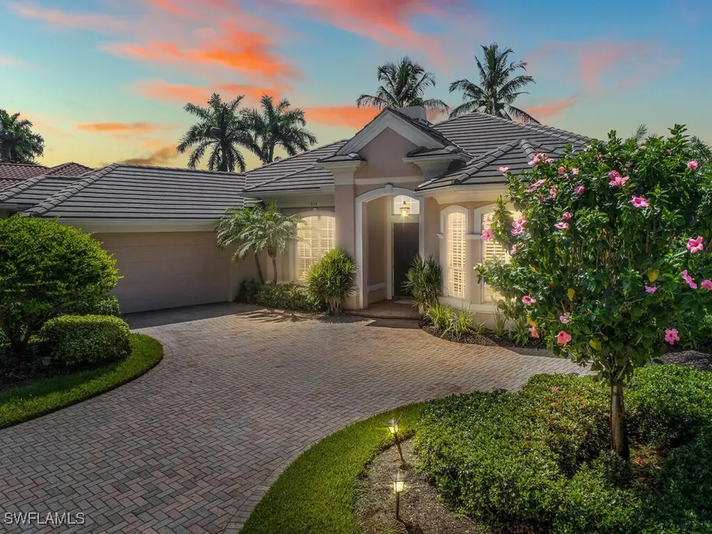 938 Spanish Moss Trail Naples FL 34108