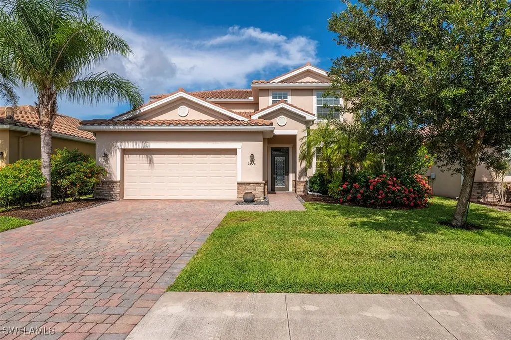 Naples FL, 2470 Heydon Circle E