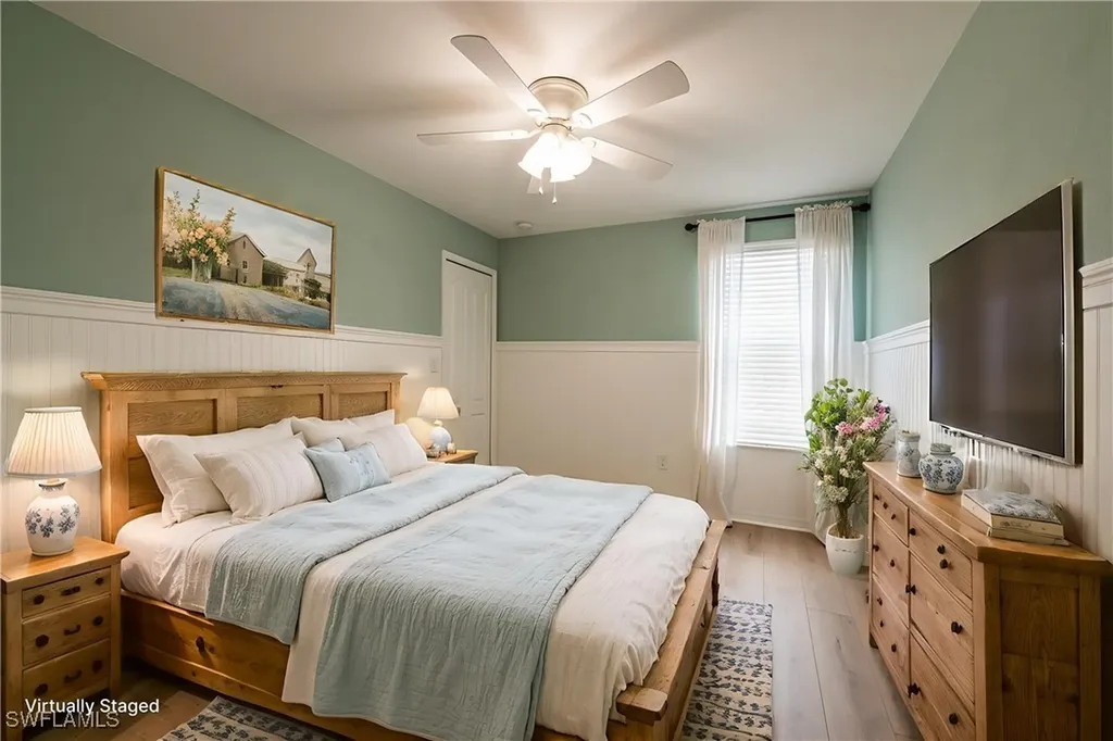 2470 Heydon Circle E Naples FL 34120
