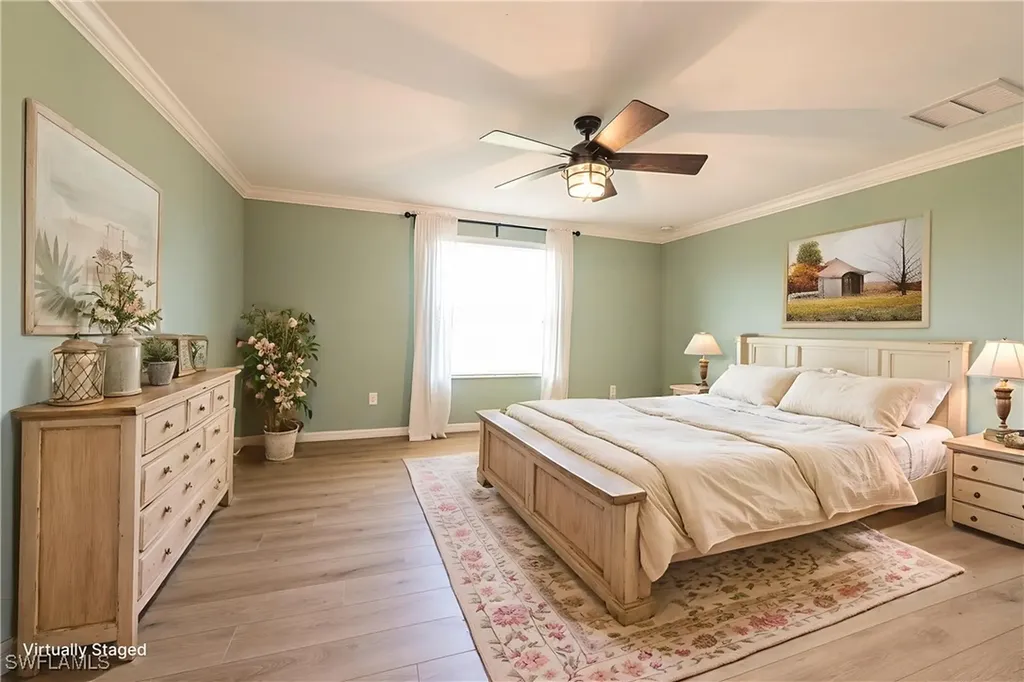 2470 Heydon Circle E Naples FL 34120