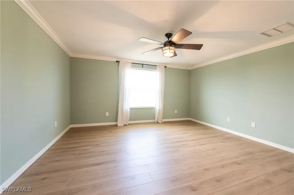 2470 Heydon Circle E Naples FL 34120