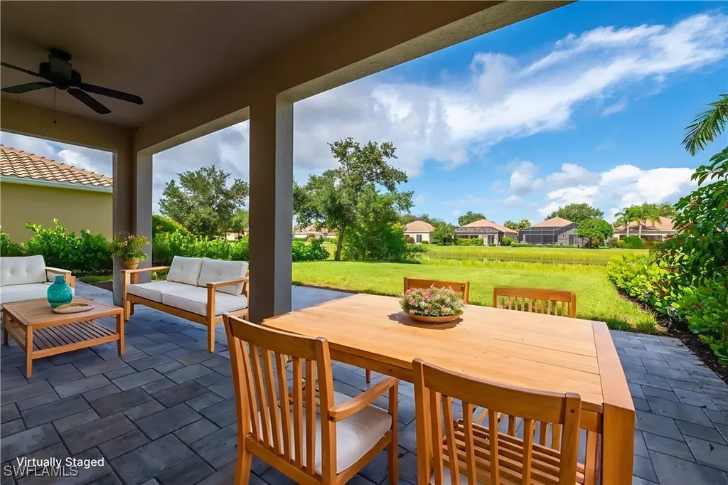 2470 Heydon Circle E Naples FL 34120