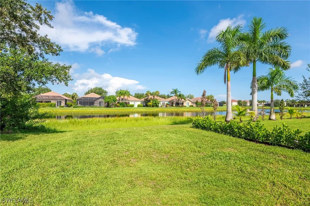 2470 Heydon Circle E Naples FL 34120