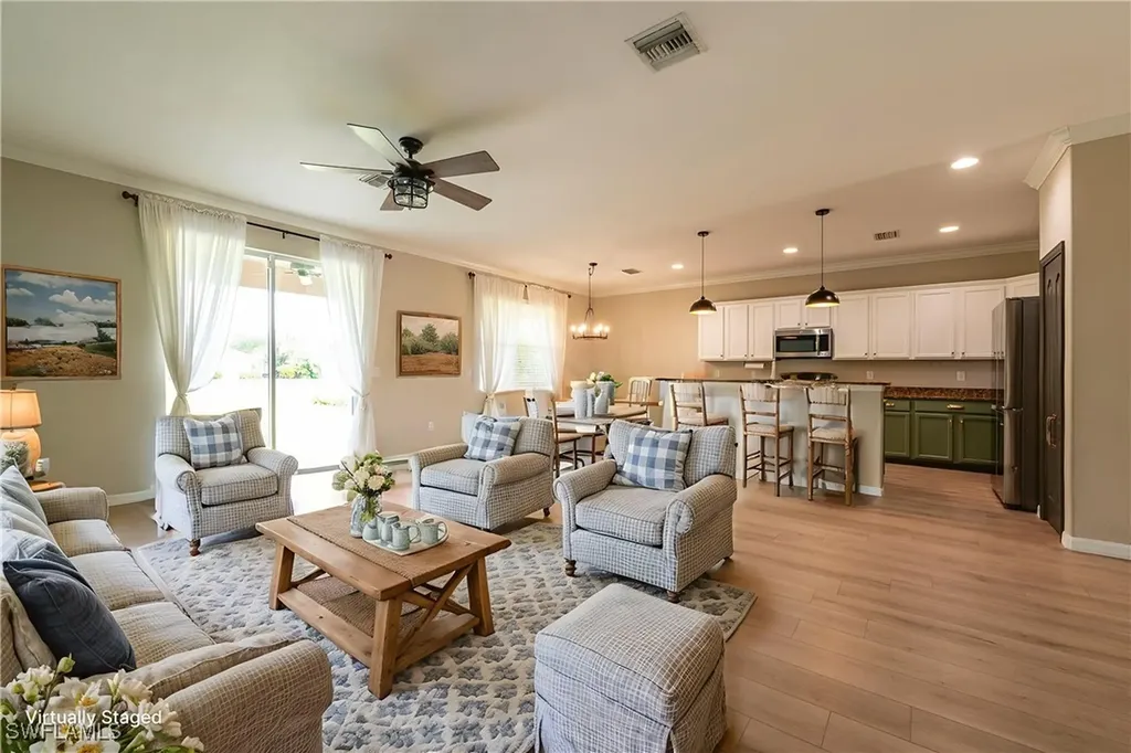 2470 Heydon Circle E Naples FL 34120