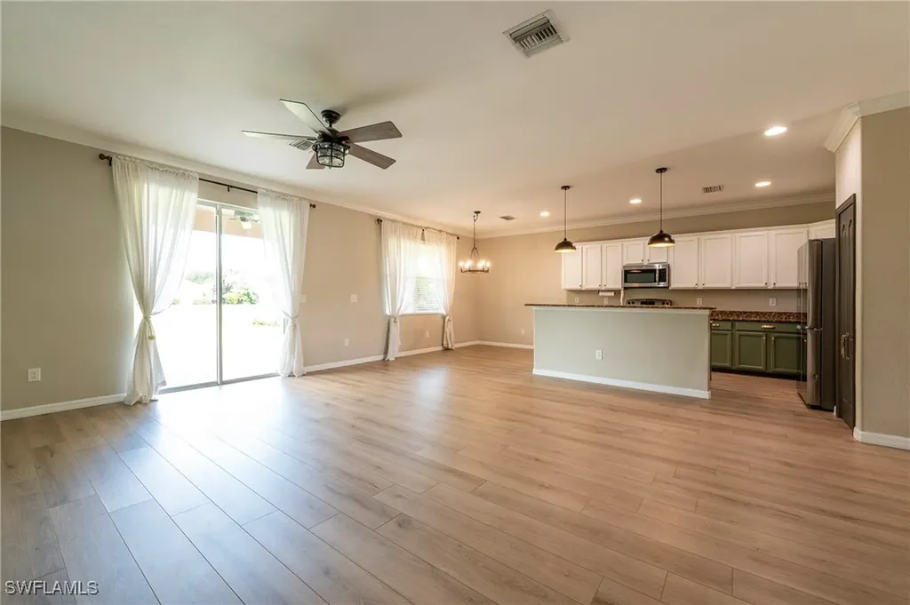 2470 Heydon Circle E Naples FL 34120