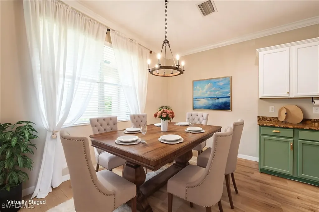 2470 Heydon Circle E Naples FL 34120