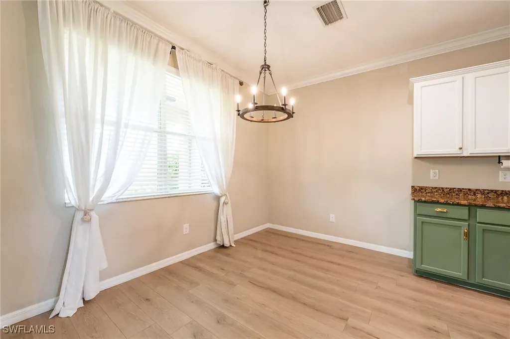 2470 Heydon Circle E Naples FL 34120