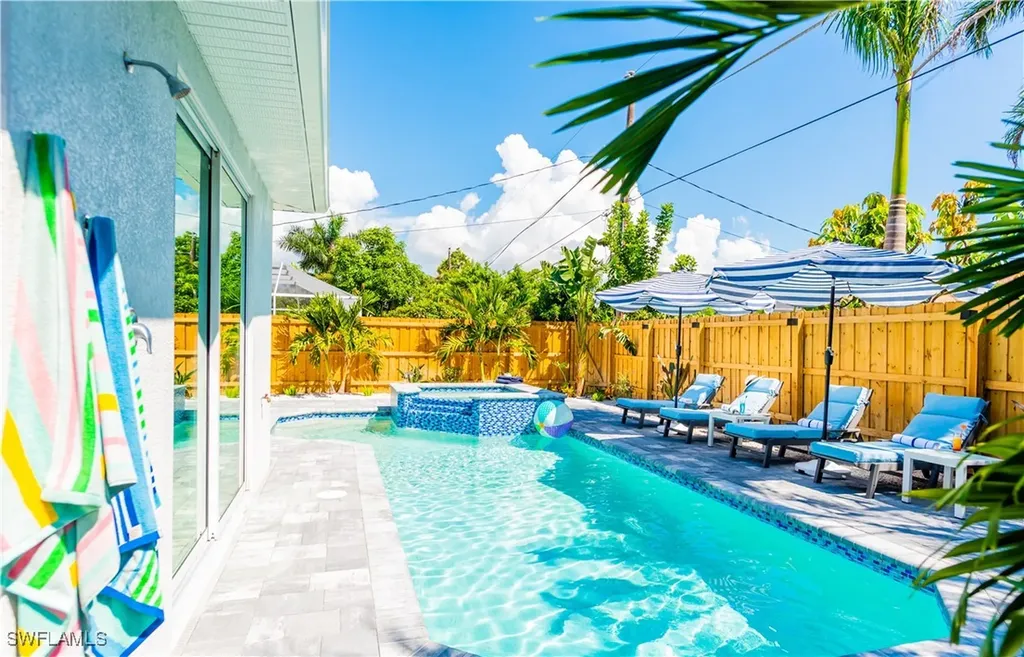 548 101st Avenue Naples FL 34108