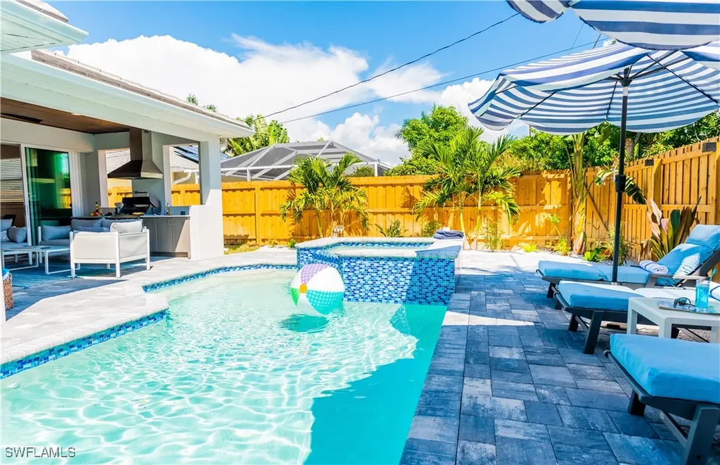 548 101st Avenue Naples FL 34108