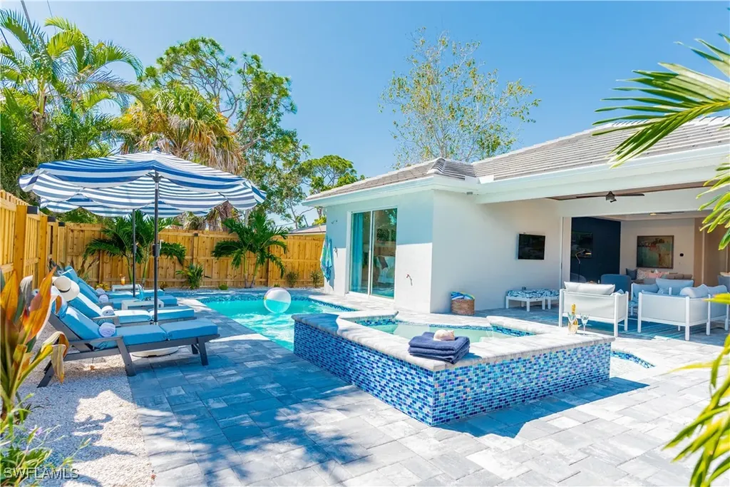 548 101st Avenue Naples FL 34108